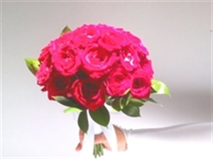 תמונה של זר כלה ורדים אדומים